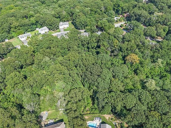 5th image of 33 Cedar Way
