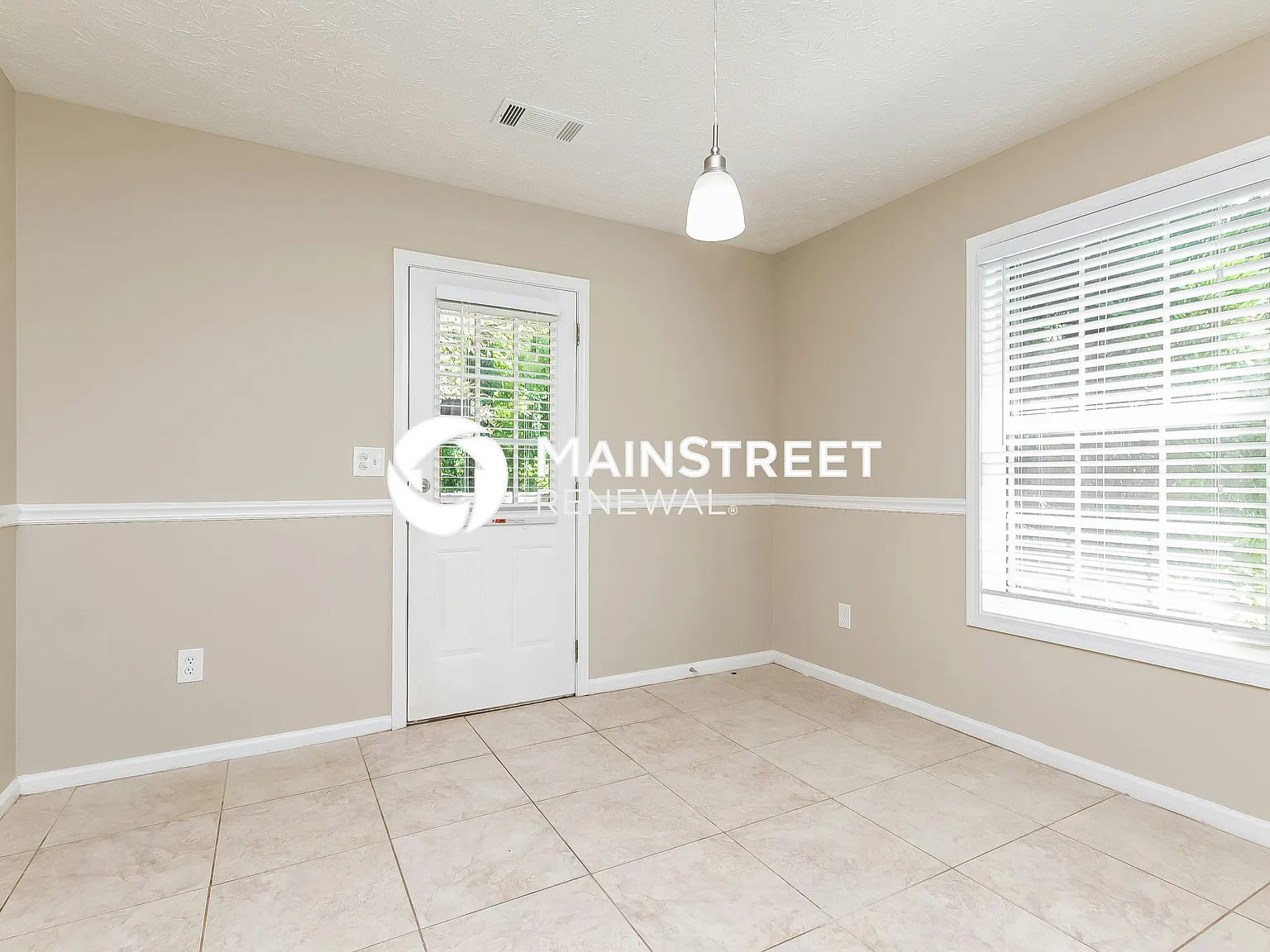 2180 Castle Royale Dr — Photo 4