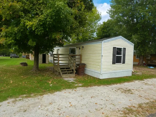 355 N East St, Hartsville, IN 47244