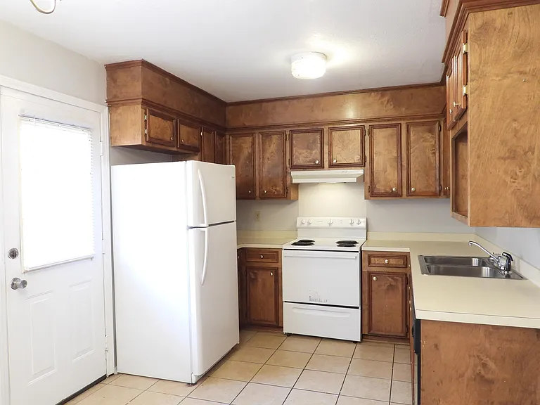 130 Magnolia Dr #16 — Photo 10