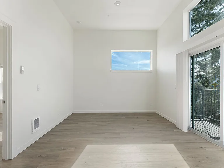 1820 NE Davis St #307 — Photo 14