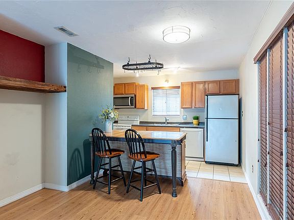 4th image of 507 NW 39th Rd APT 132