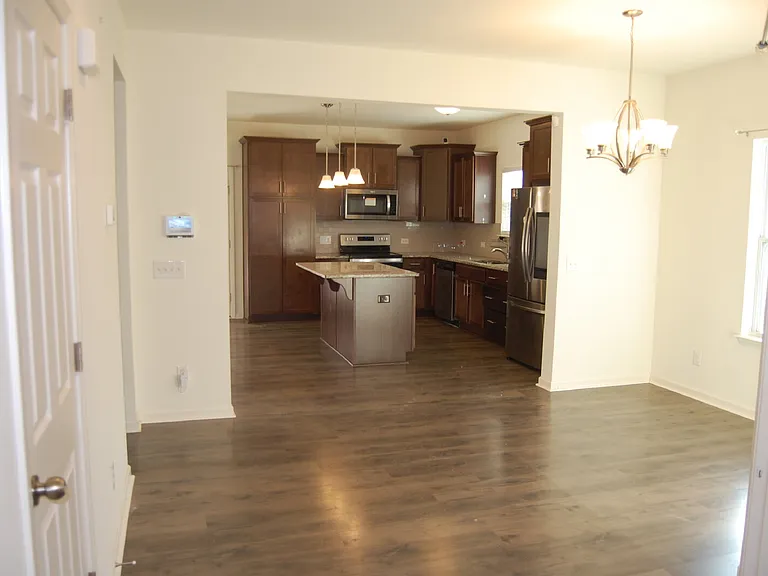 4037 Monteray Cir — Photo 4
