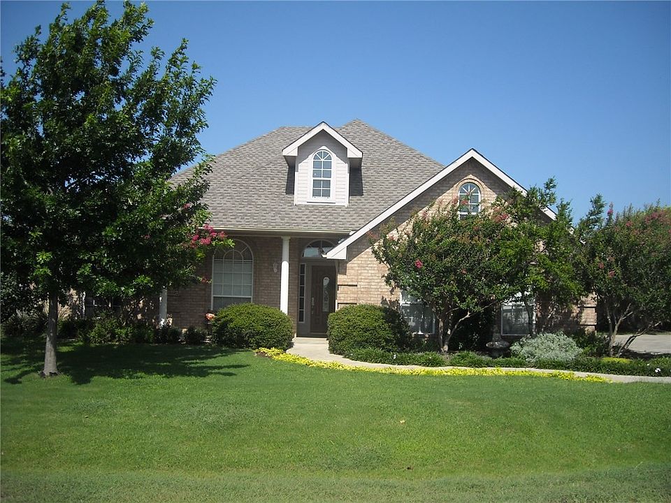 1st image of 106 Deer Creek Dr