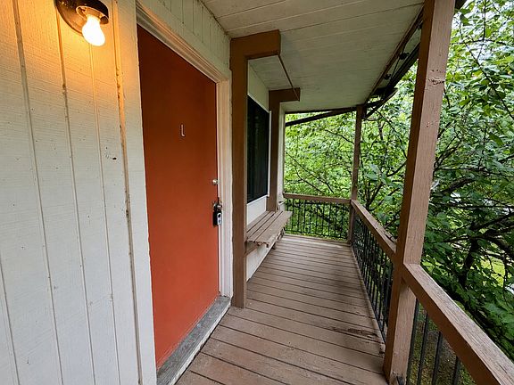 2nd image of 207 Old Chimney Ridge Rd #L
