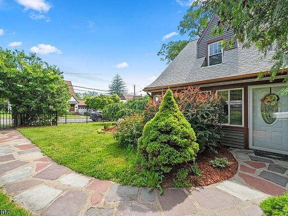 5th image of 192 Gregory Ave