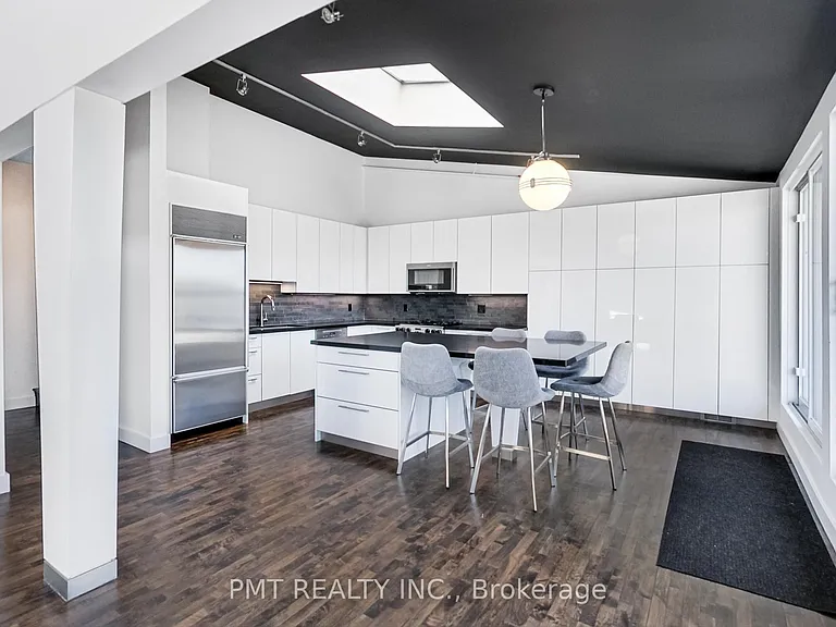676 Richmond St W #210 — Photo 18