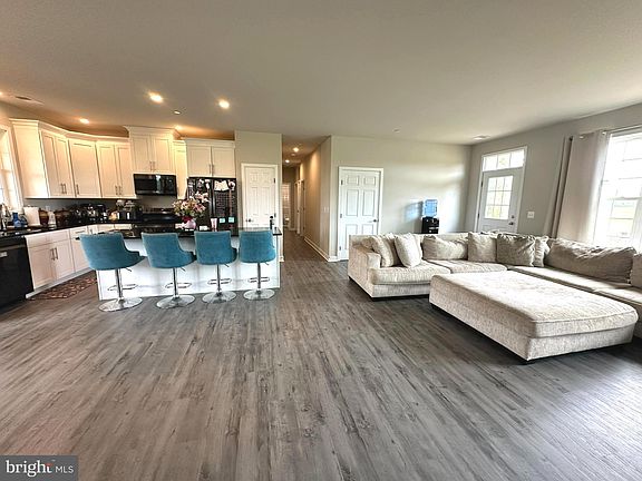 3rd image of 609 Bayard Rd APT B