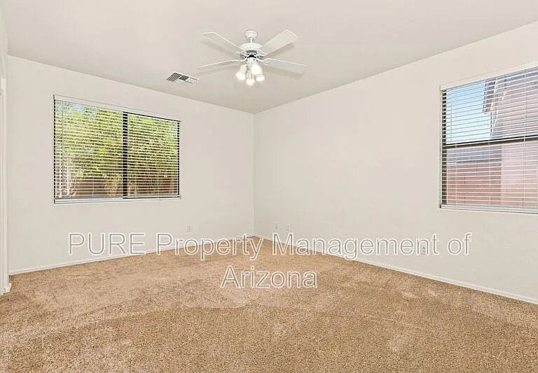1136 E Nickleback St — Photo 13