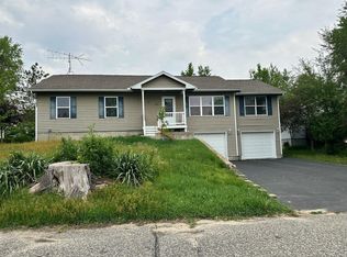 210 Bayview Dr, Pardeeville, WI 53954