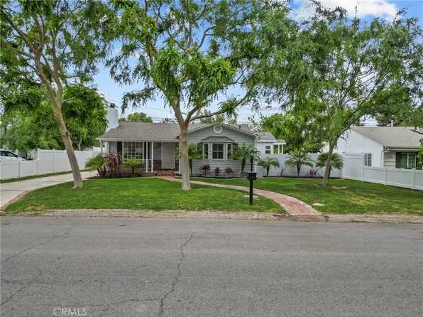 22907 Leonora Dr, Woodland Hills, CA 91367