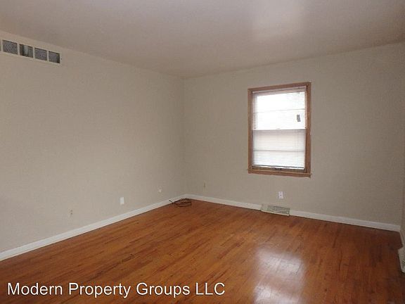 5th image of 1600 Sylvan Ln