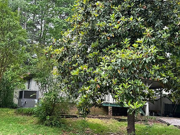 3rd image of 2301 Chalet Dr