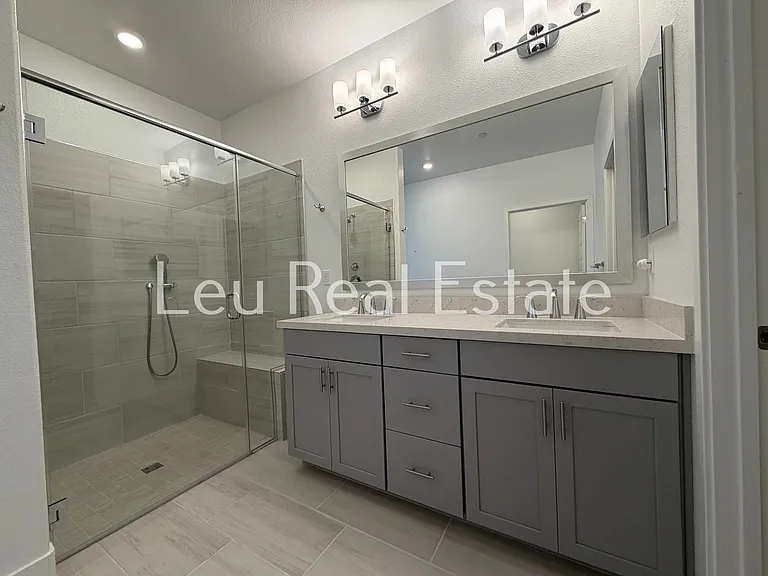 8961 Cerro Vista Dr — Photo 15