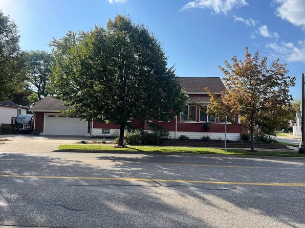 412 N 5th St, Grand Haven, MI 49417