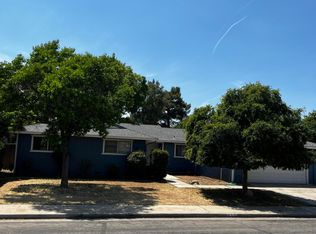 896 Renn Ave, Clovis, CA 93611