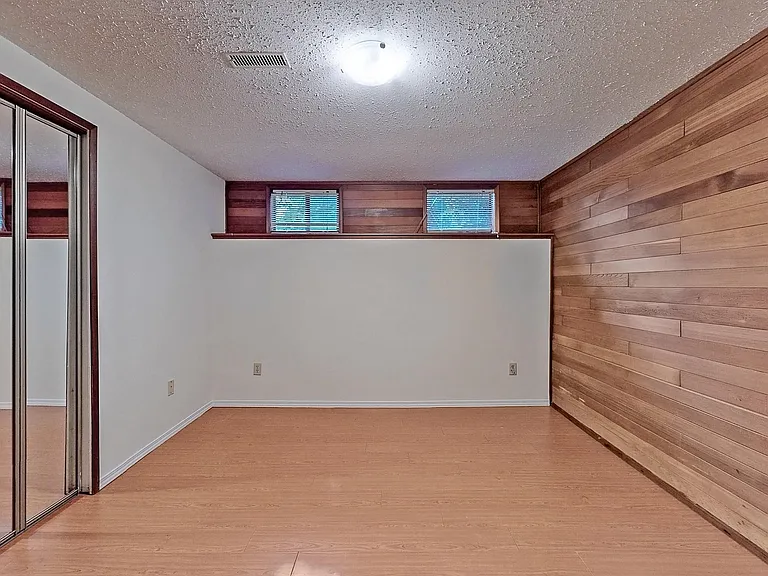 768 Como Lake Ave — Photo 16