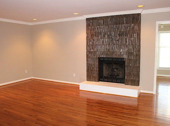 4th image of 1657 Country Club Dr APT 6