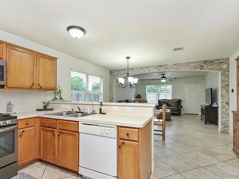 7202 Kransburg Ranch Dr — Photo 5