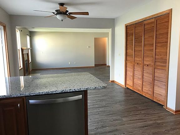 3rd image of 415 Sawmill Ln