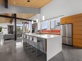 7465 Dogwood St, Pemberton, BC V0N2L1