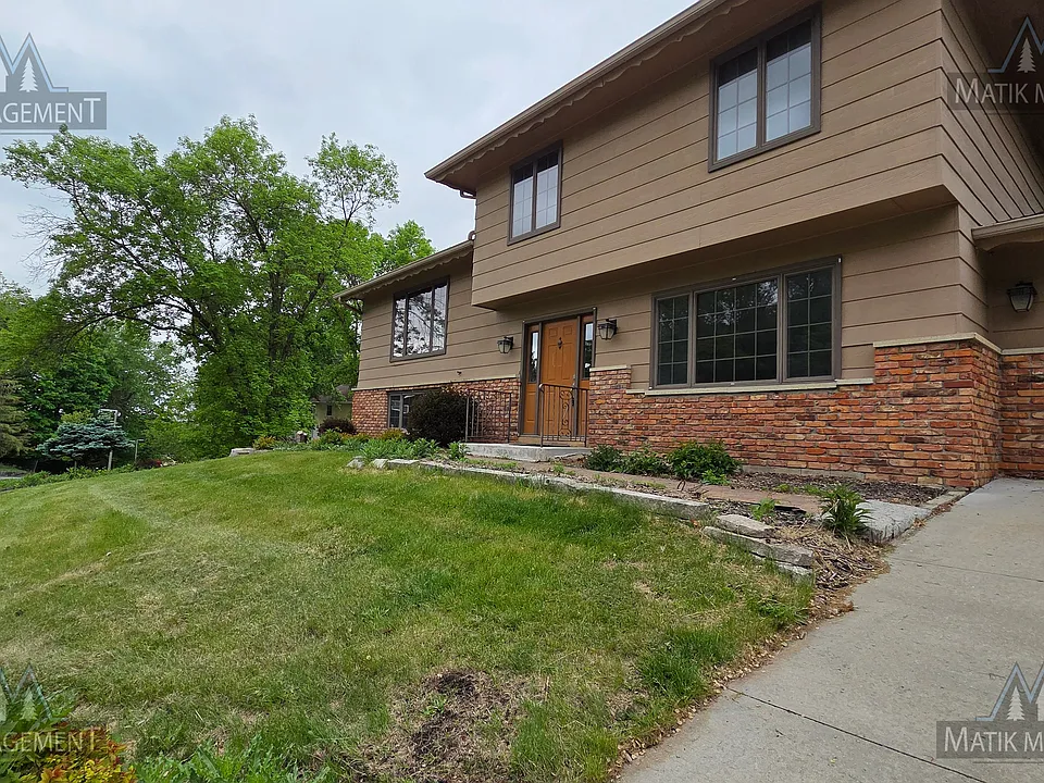 703 Northern Hills Dr NE