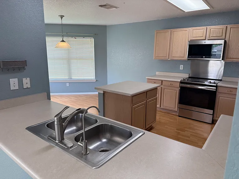10838 Larson Cavern — Photo 13