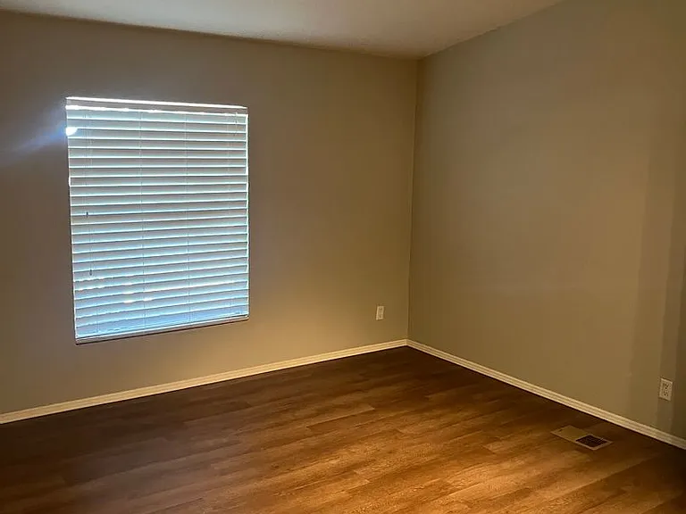 3167 W Robin Rd — Photo 21