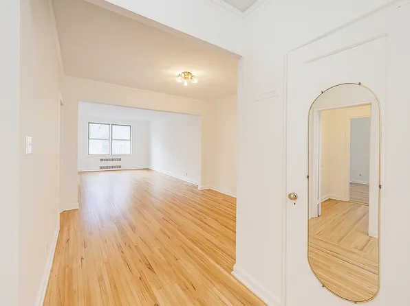 915 East 17th Street image 6 of 15