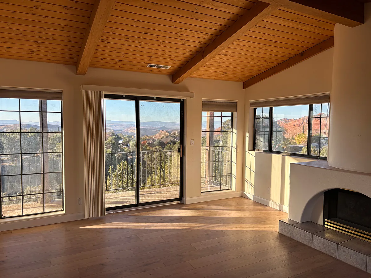 Building Photo - 2096 Oak Grove Dr