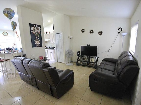 3rd image of 2300/2302 Martin Ave