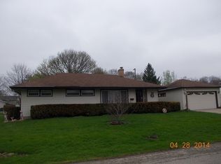 1111 Douglas Ter, Dixon, IL 61021