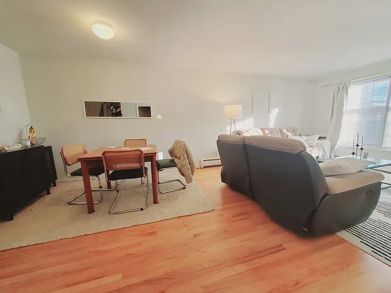 15 Elmwood St — Photo 4