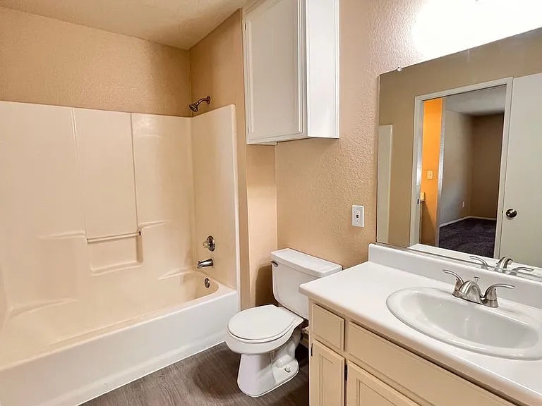 8111 Laborough Dr — Photo 13