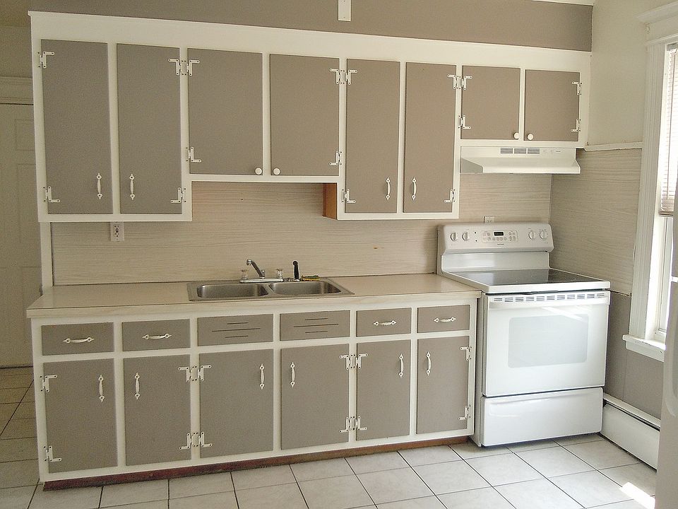 Large eat-in kitchen