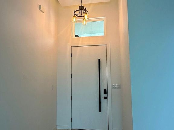 4th image of 1702 Castillo St