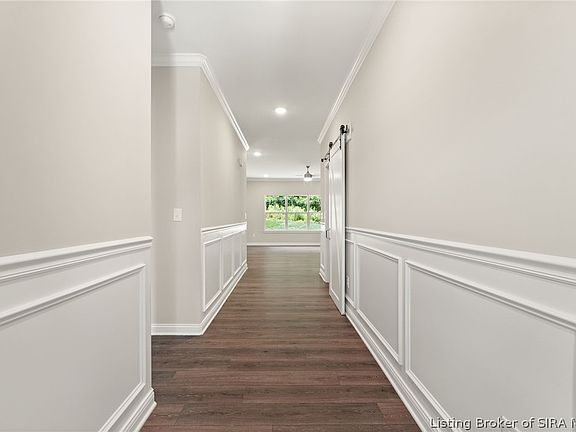 3rd image of 833 Kings Court