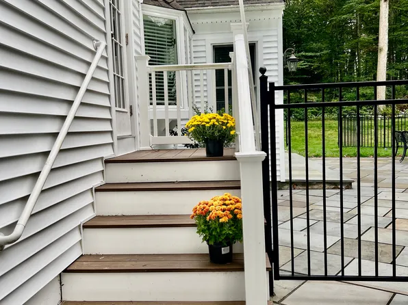 23 Chessor Ln, Wilton, CT 06897