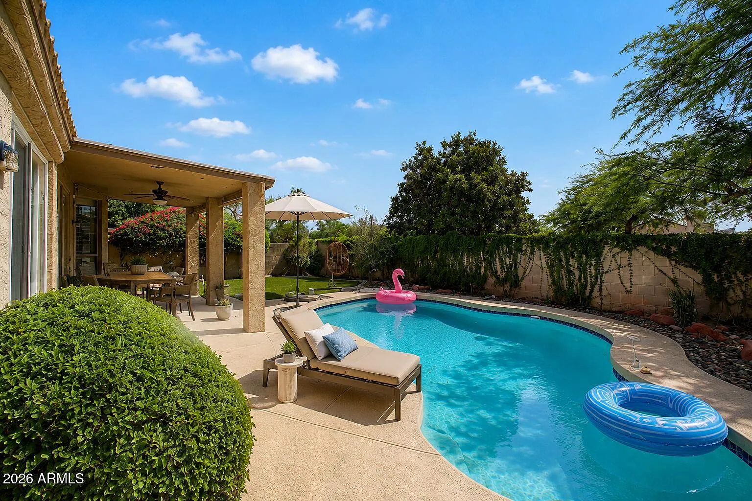 3 bed, 2.0 bath, 1852 sqft, $5,250 — Photo 3