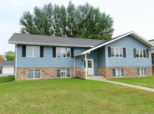 2020 8th Ave NW APT 3, East Grand Forks, MN 56721