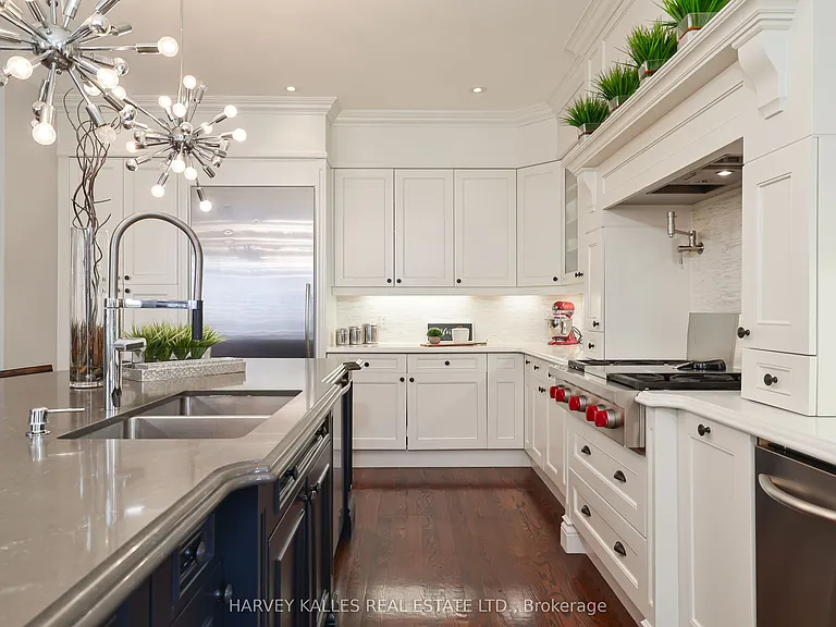 44 Churchill Ave — Photo 22