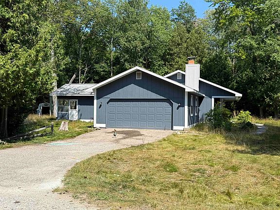 4th image of 4879 Kingswood Ln