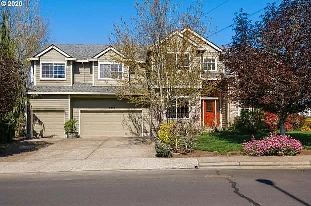 4 bed, 2.5 bath, 2720 sqft, $3,150 — Photo 1