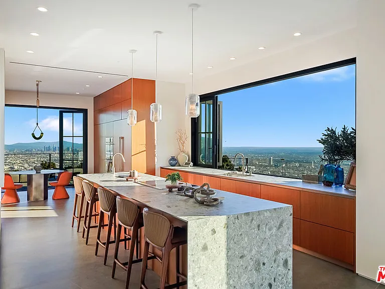 2020 Cyprean Dr — Photo 15