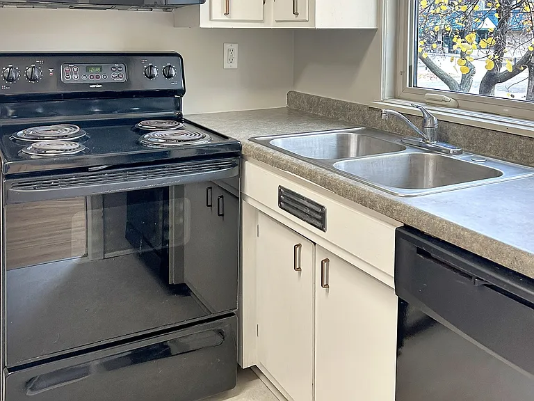 Highland Terrace — Photo 20