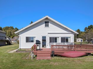 7902 N Indian Lake Dr, Scotts, MI 49088