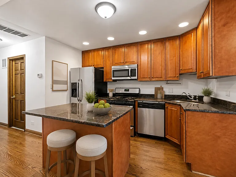 2318 N Hamilton Ave #3 — Photo 3