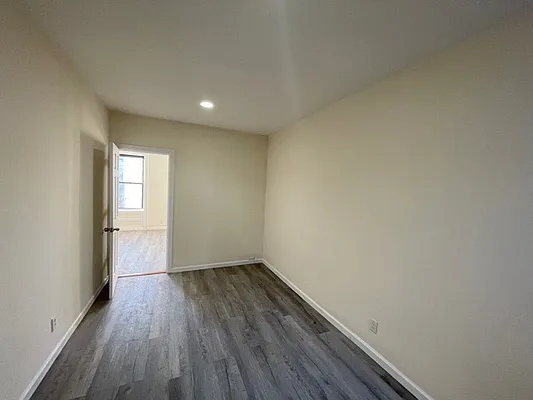 Rented by Compass | media 16