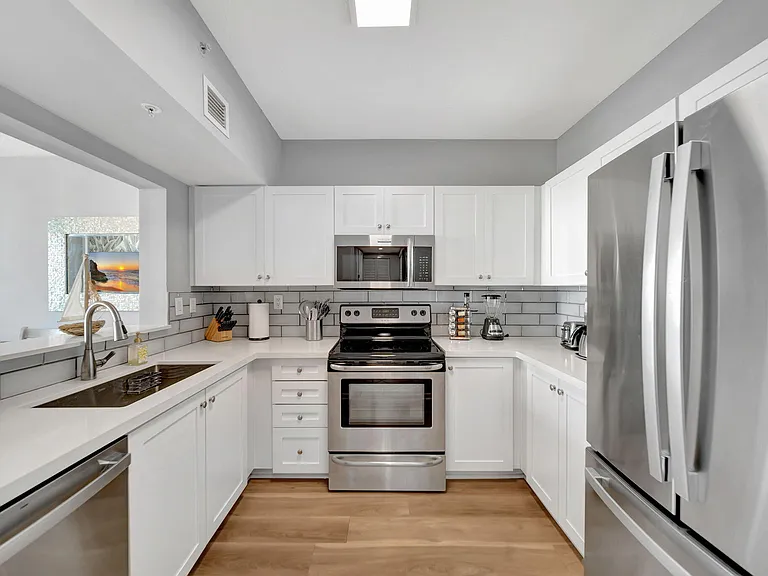 3020 NE 32nd Ave #1017 — Photo 13