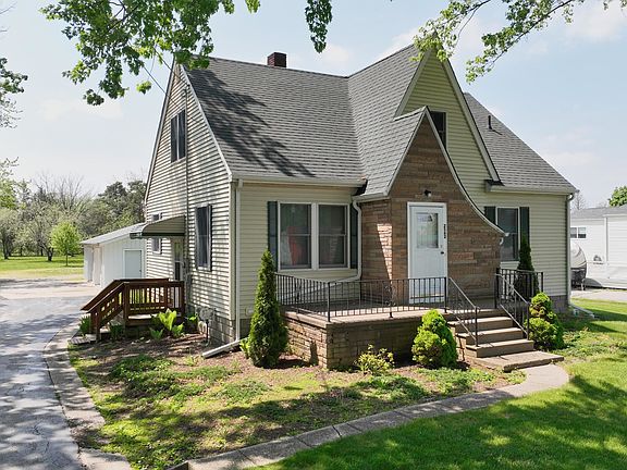 3rd image of 2562 Midland Rd